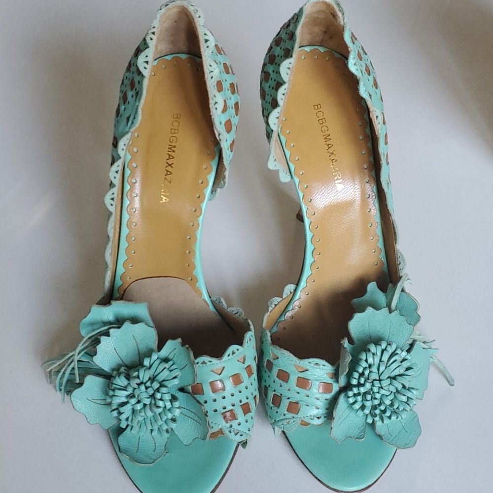 BCBG heels